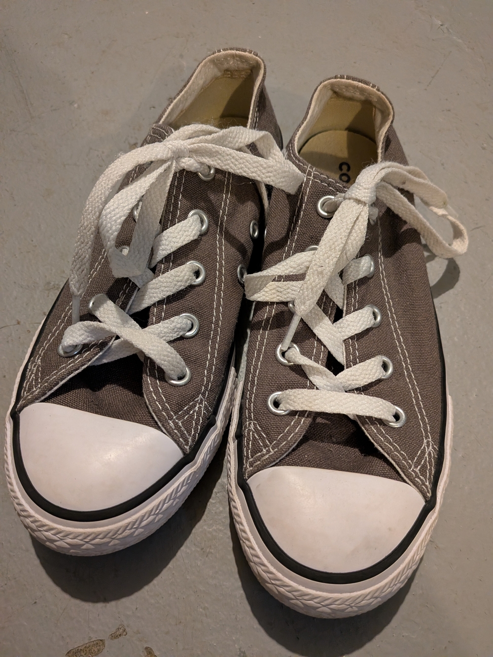 Kids Gray Converse Low-Top Sneakers - Casual Lace-Up
